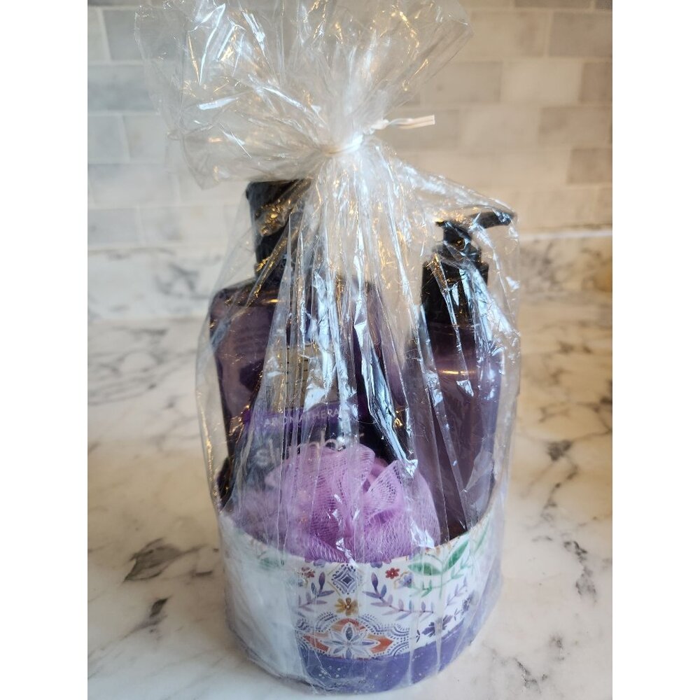 SPA Luxury Aromatherapy Slumber Lavender Chamomile Gift Set Body Wash & Lotion